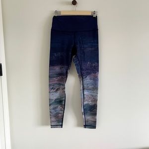 EUC Lululemon Wunder Under High-Rise Tight Size 8